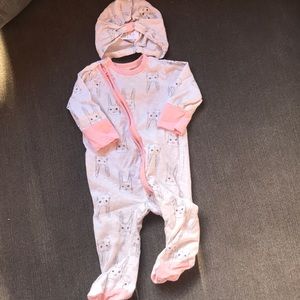 Jessica Simpson 3-6 month sleeper with hat